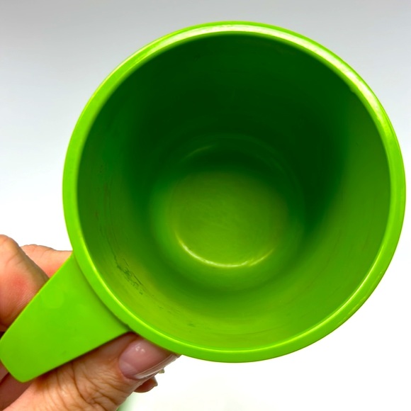 Vintage “G P L “ melmac green stackable coffee/tea mugs - Picture 3 of 7